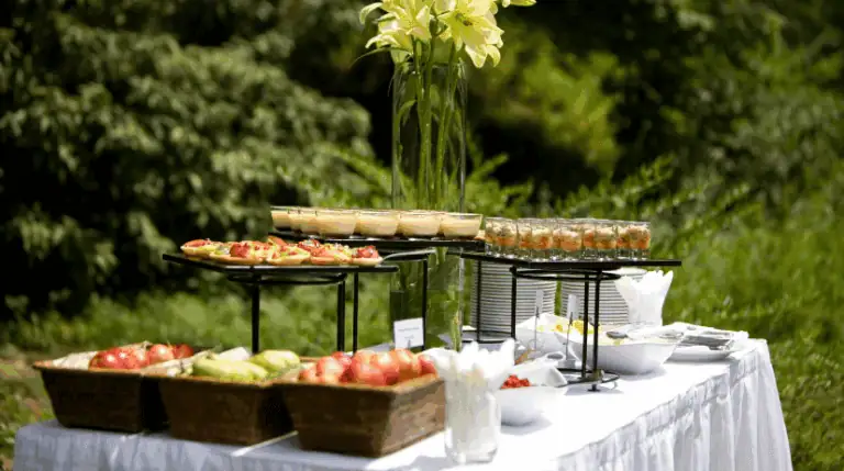 Miten valita oikea catering-palvelu juhliin